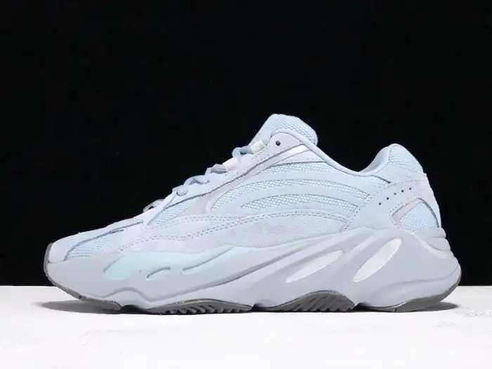 Rep Onekick Adidas Yeezy Boost 700 v2 Hospital Blue FV8424 0122