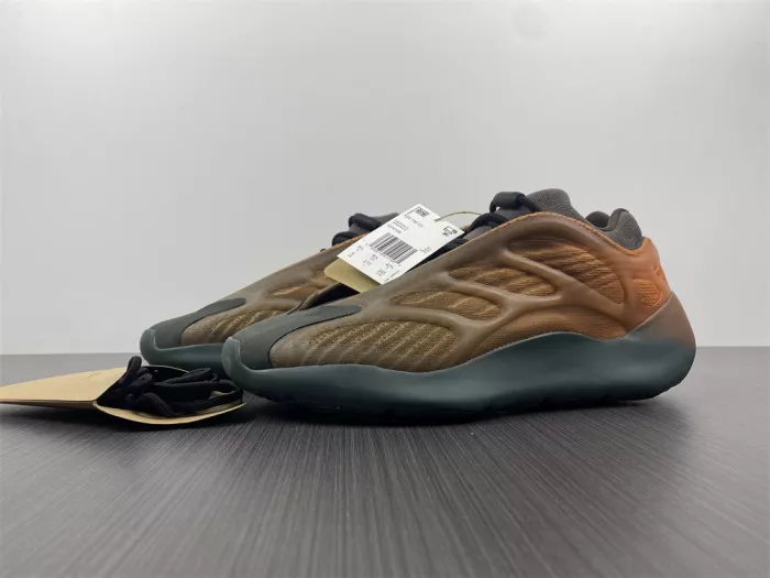 Onekick Adidas Yeezy Boost 700 V3 Copfade GY4109 0112