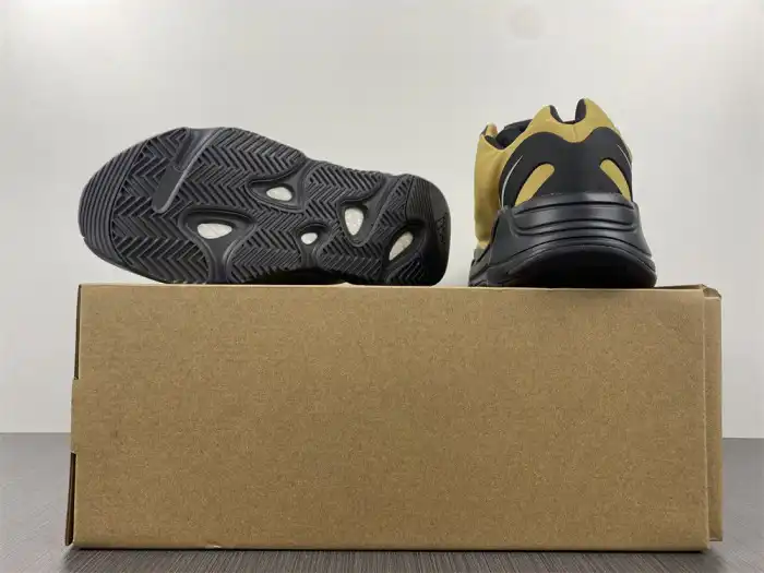 Rep Onekick Yeezy Boost 700 MNVN 'Honey Flux' GZ0717 0122