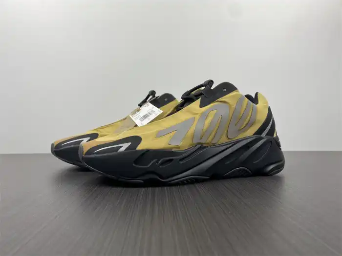 Rep Onekick Yeezy Boost 700 MNVN 'Honey Flux' GZ0717 0122