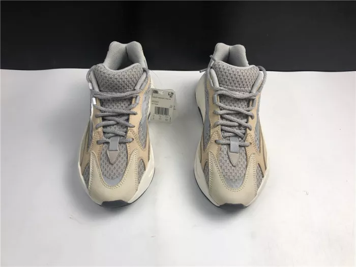 Chep Onekick Adidas Yeezy Boost 700 V2 Cream Cream GY7924 0112