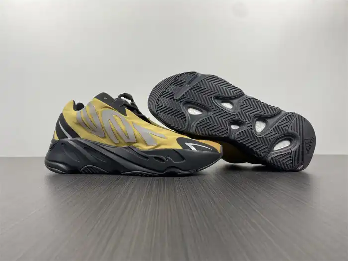 Rep Onekick Yeezy Boost 700 MNVN 'Honey Flux' GZ0717 0122