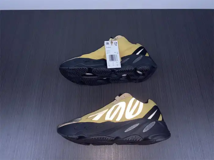 Rep Onekick Yeezy Boost 700 MNVN 'Honey Flux' GZ0717 0122