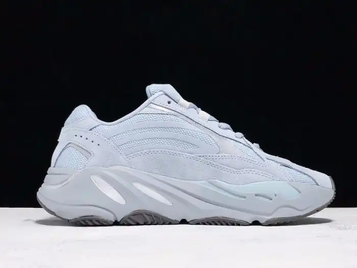 Rep Onekick Adidas Yeezy Boost 700 v2 Hospital Blue FV8424 0122