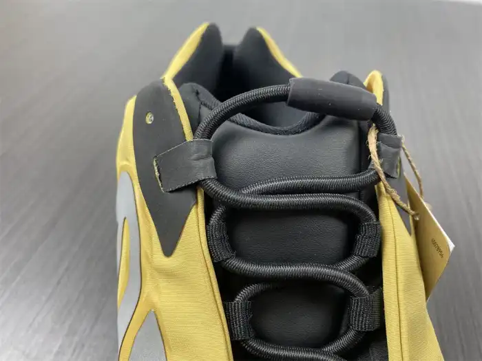 Rep Onekick Yeezy Boost 700 MNVN 'Honey Flux' GZ0717 0122