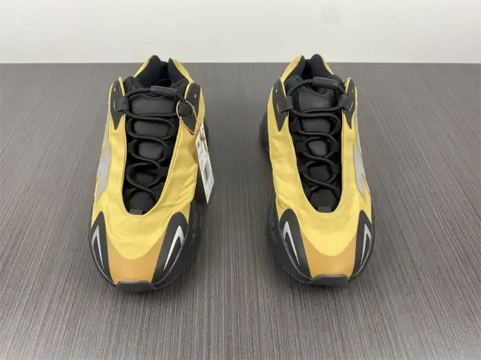 Rep Onekick Yeezy Boost 700 MNVN 'Honey Flux' GZ0717 0122