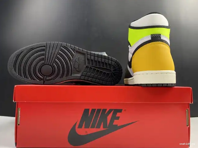 Rep Onekick JORDAN 1 'VOLT GOLD' OG 555088-118 AIR RETRO HIGH 0218