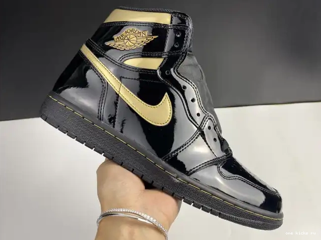 Rep Onekick HIGH RETRO GOLD JORDAN (2020) AIR 1 METALLIC 555088-032 BLACK 0215