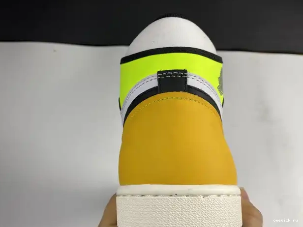 Rep Onekick JORDAN 1 'VOLT GOLD' OG 555088-118 AIR RETRO HIGH 0218