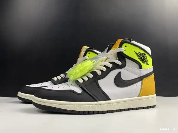 Rep Onekick 'VOLT JORDAN GOLD' OG AIR RETRO 1 HIGH 555088-118 0317