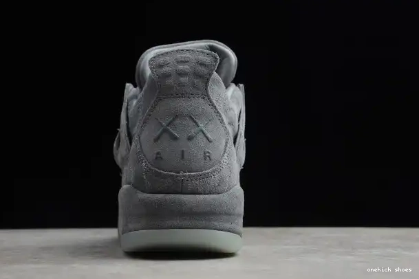 Chep Onekick Air 4 Jordan x 930155-003 KAWS Grey Cool 0302