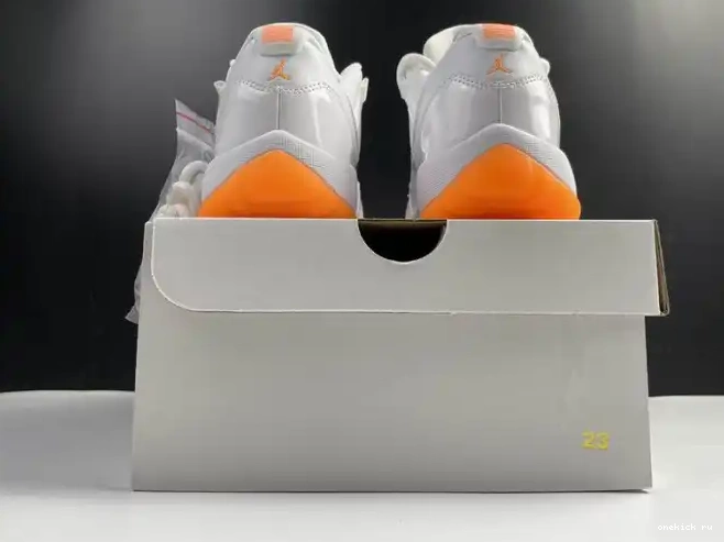 Chep Onekick AH7860-139 11 RETRO LOW CITRUS BRIGHT JORDAN AIR 0318