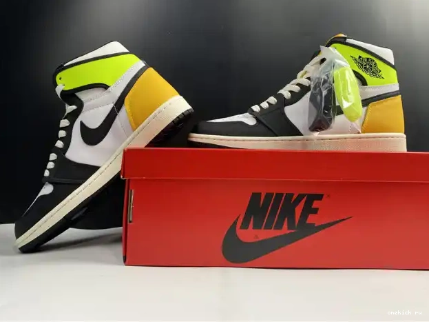 Rep Onekick 'VOLT JORDAN GOLD' OG AIR RETRO 1 HIGH 555088-118 0317