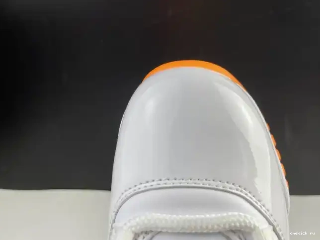 Chep Onekick AH7860-139 11 RETRO LOW CITRUS BRIGHT JORDAN AIR 0318
