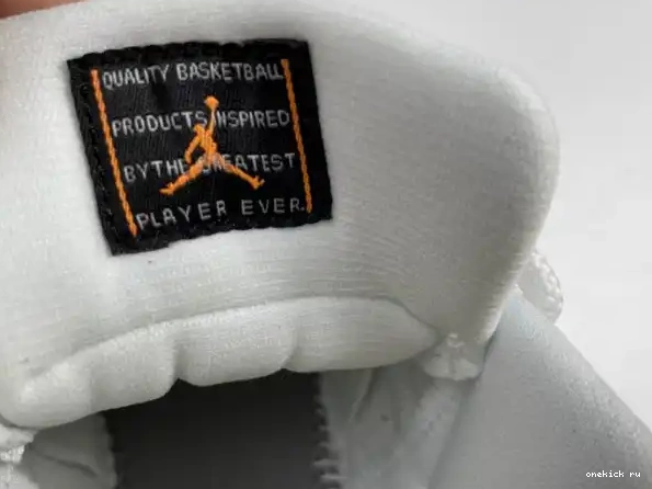 Chep Onekick AH7860-139 11 RETRO LOW CITRUS BRIGHT JORDAN AIR 0318